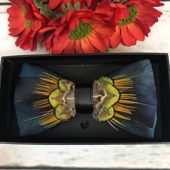 Handmade Blue and Emerald Green Feather Bow Tie Boutonnière Lapel Pin Set - Picture 4 of 12